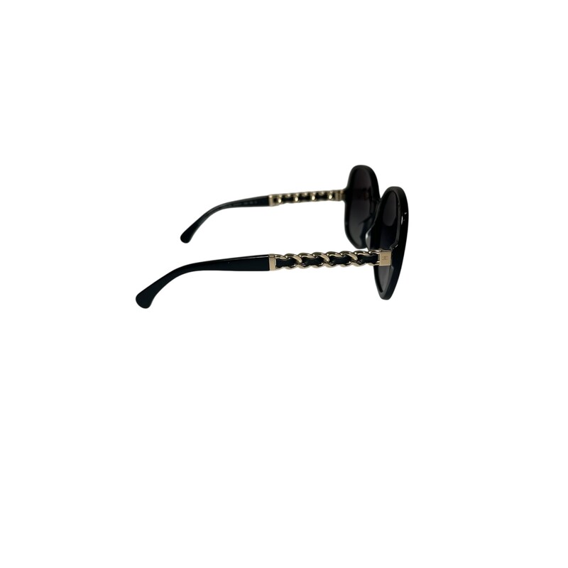 Chanel Square Chain Sunglasses

Style Code: 5470-QA

in very good condition. Some minor marks on bottoms.

Does not come with original dust bag or box.