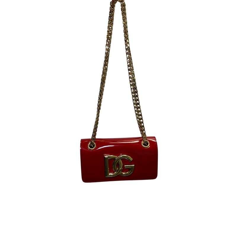 Dolce & Gabbana Shiny Calfskin Chain Crossbody with card holder<br />
<br />
Dimensions:<br />
H10.5cm x W18.5cm x D5cm approx.<br />
<br />
In very good condition. Minor hadware scratches.<br />
<br />
Does not come with original dust bag or box.