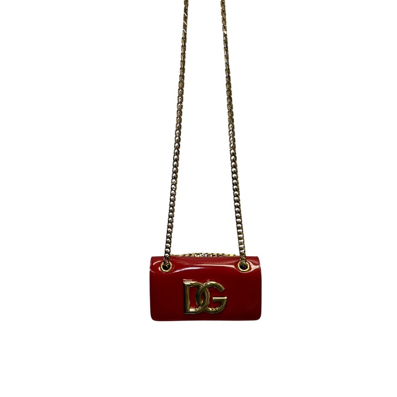 Dolce & Gabbana Shiny Calfskin Chain Crossbody with card holder<br />
<br />
Dimensions:<br />
H10.5cm x W18.5cm x D5cm approx.<br />
<br />
In very good condition. Minor hadware scratches.<br />
<br />
Does not come with original dust bag or box.