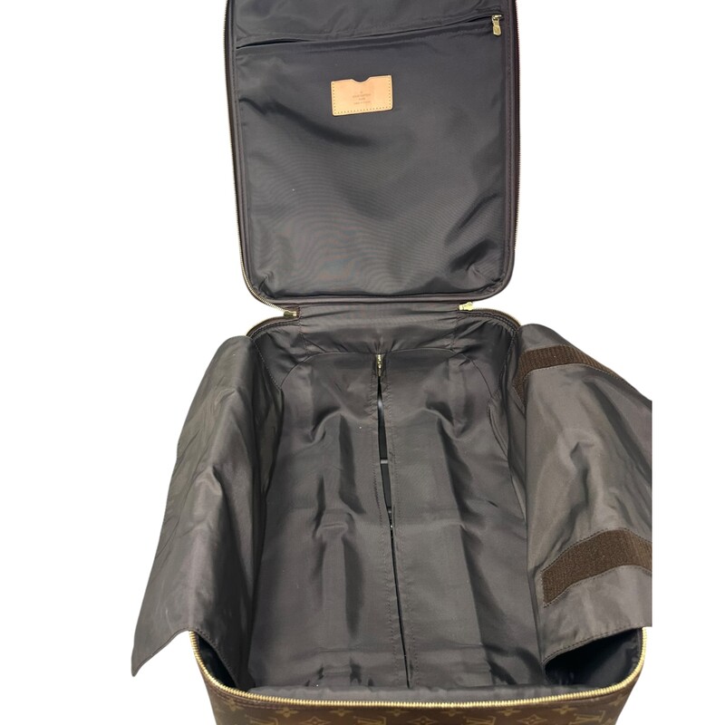 Louis Vuitton Monogram Pegase 45 Rolling Suitcase<br />
<br />
2 Wheels<br />
<br />
Date Code:SP1088<br />
<br />
Dimensions:<br />
14.5W x 19H x 7D<br />
<br />
In very good condition. Some minor scuffs on the leather and hardware.<br />
<br />
Does not come with original dust bag or box. Comes with the lock but no keys .