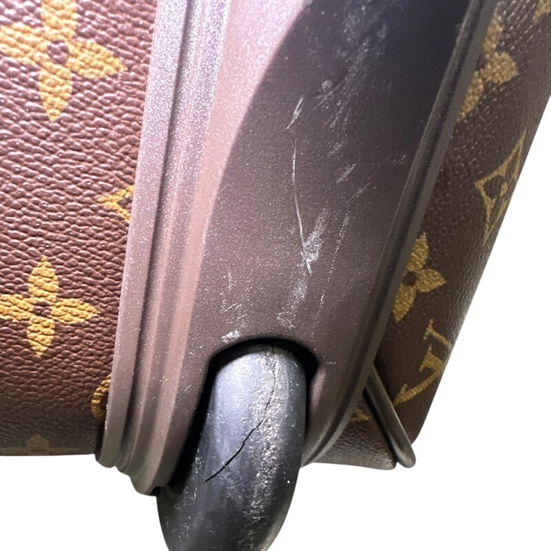Louis Vuitton Monogram Pegase 45 Rolling Suitcase<br />
<br />
2 Wheels<br />
<br />
Date Code:SP1088<br />
<br />
Dimensions:<br />
14.5W x 19H x 7D<br />
<br />
In very good condition. Some minor scuffs on the leather and hardware.<br />
<br />
Does not come with original dust bag or box. Comes with the lock but no keys .