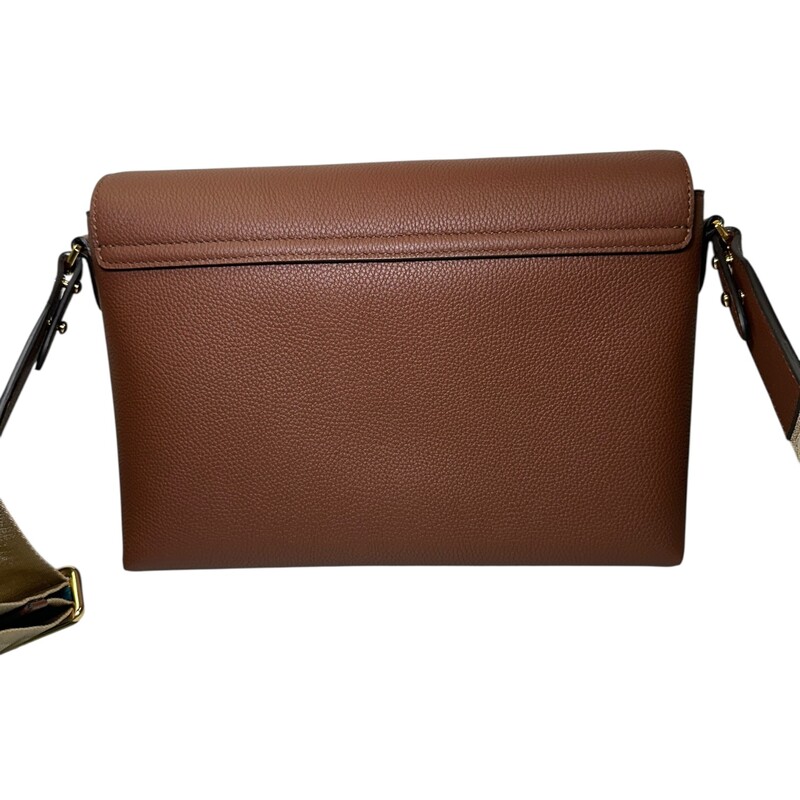 Burberry Note Vintage Check Pattern  Crossbody<br />
<br />
Serial Code:ITPELMAG8526PRA<br />
<br />
Dimensions:10 W x 7 H x 3 D inches<br />
<br />
In excellent condition. Like new.<br />
<br />
Comes with original dust bag and box.