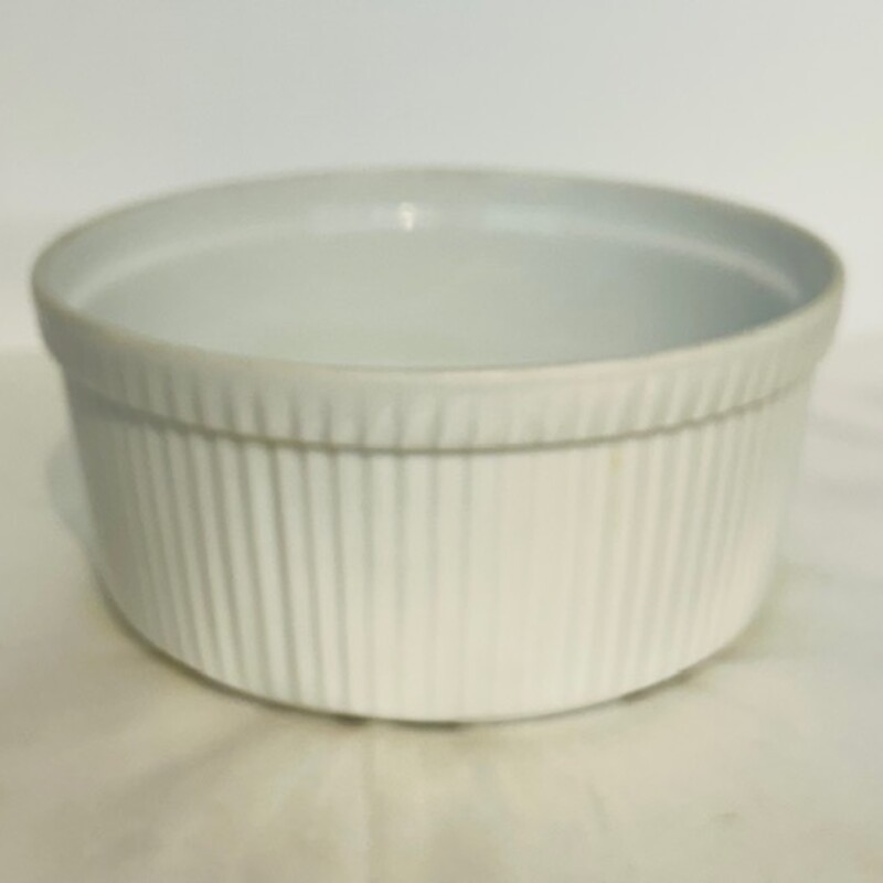 Alpico Round White Baker