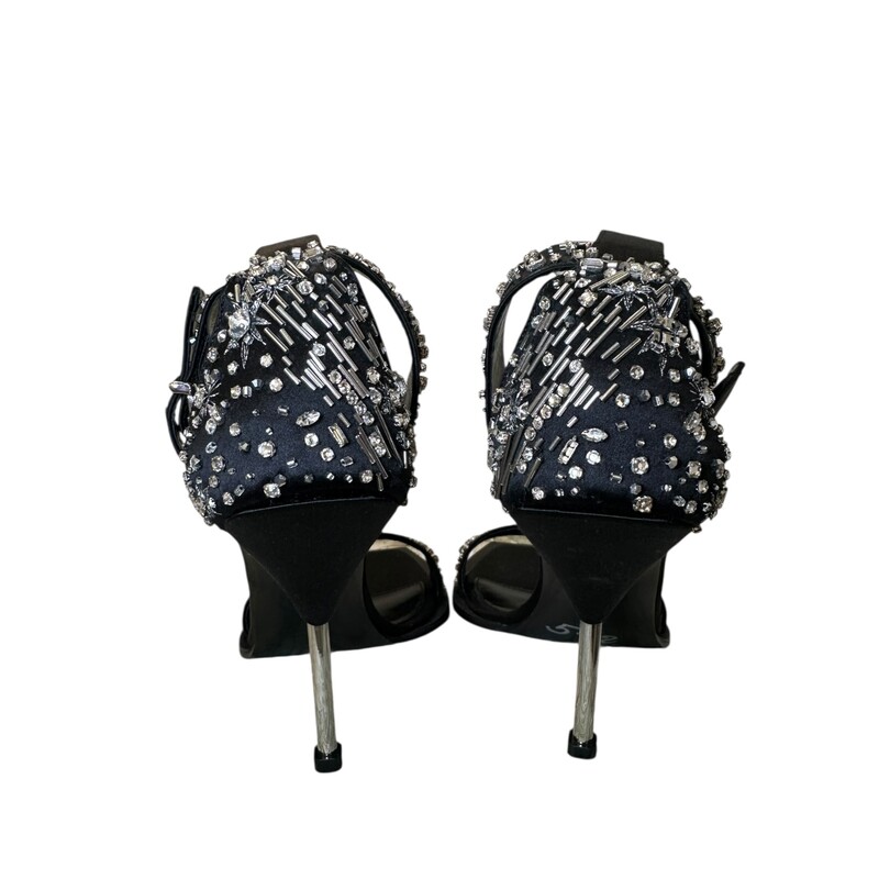 Alexander Mcqueen Punk Comet Crystal Embellished Black Heels<br />
<br />
Size:  38<br />
<br />
Code:CN 1231 734994<br />
<br />
Good condition: Missing small bead.<br />
<br />
Does not come with the original dustbag or box