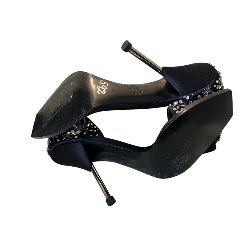 Alexander Mcqueen Punk Comet Crystal Embellished Black Heels<br />
<br />
Size:  38<br />
<br />
Code:CN 1231 734994<br />
<br />
Good condition: Missing small bead.<br />
<br />
Does not come with the original dustbag or box