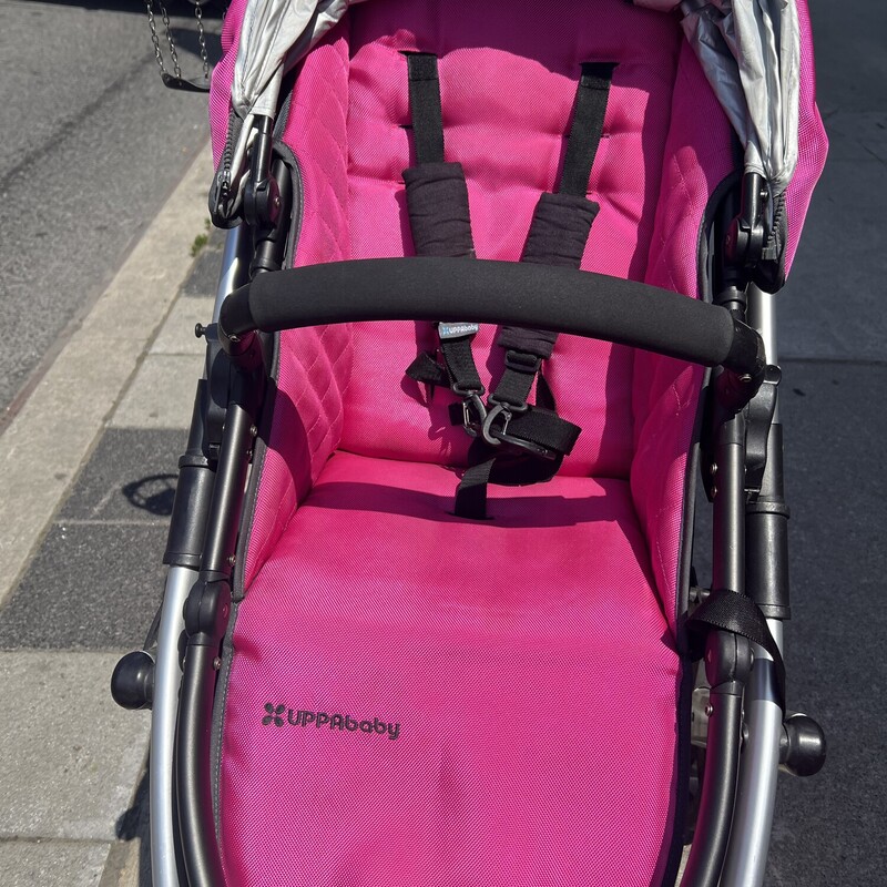 UPPAbaby Vista Stroller, Pink<br />
With Cup Holder