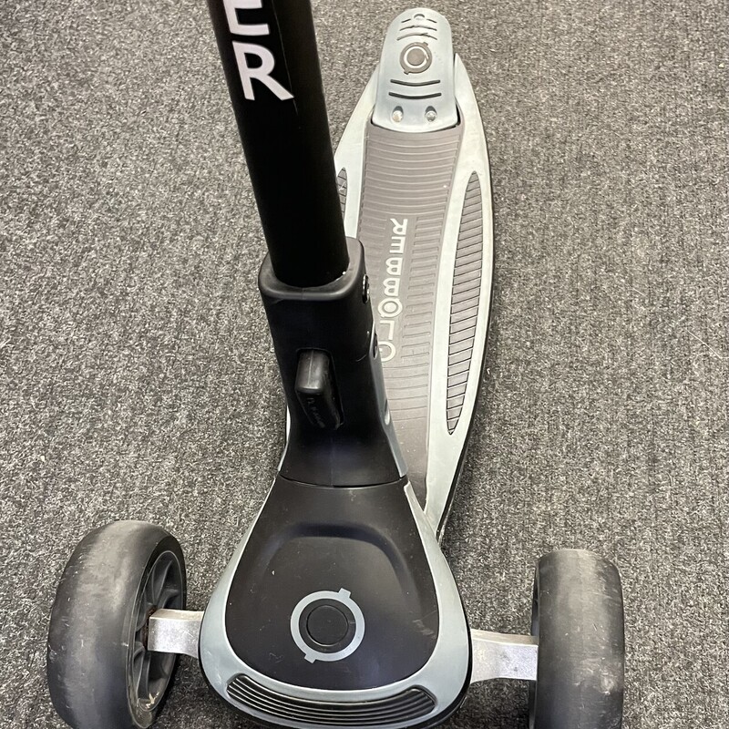 Globber Ultimate Scooter, Black, Size: 5Y+ - Max 220 lbs

OUR BEST-SELLING SCOOTER: The new Ultimum scooter is Globber’s top selling scooter on Amazon because it’s the last scooter you’ll need to buy! It is a kids scooter age 5+ and has an adjustable 6-position handlebar that grows with your child into their teens, ultimately becoming an adult scooter! Also, this scooter easily transforms into a self-standing or folded mode at the push of a button for convenience and easy storage. NO assembly needed.
SCOOTER SAFETY COMES FIRST: For Globber, safety is always top of mind. This kick scooter features an extra wide non-slip deck with added side composite grips, rear metal brakes, and an adjustable steering angle control system that allows tighter or softer turning radius’ for safer rides.
COMFORTABLE, DURABLE & SMOOTH: Roll in comfort with these ergonomic handlebar grips and two durable, high-quality and high-rebound 125mm diameter wheels in the front & one 90mm diameter wheel in the back. The polyurethane front and back wheels ensure a smooth, effortless scoot every ride.
ADJUSTABLE HEIGHT: This scooter’s sturdy T-bar with soft, ergonomic handlebar grips has 6 height adjustments (29.9” / 31.8” / 33.8” / 35.8” / 37.8” / 39.7” - measured from the ground) that easily lock in place with an anti-scratch sleeve. Never outgrow your scooter whether you are a kid, teen, or adult.
3 WHEEL KICK SCOOTER FOR ADULTS & KIDS: Scoot comfortably with Globber’s Ultimum Scooters. Designed with kids, big kids and adults in mind. New Colors suited for both boys & girls.