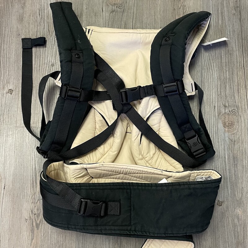 Ergo 360 Baby Carrier, Black/Camel, Size: 12-33lbs<br />
4 Positions
