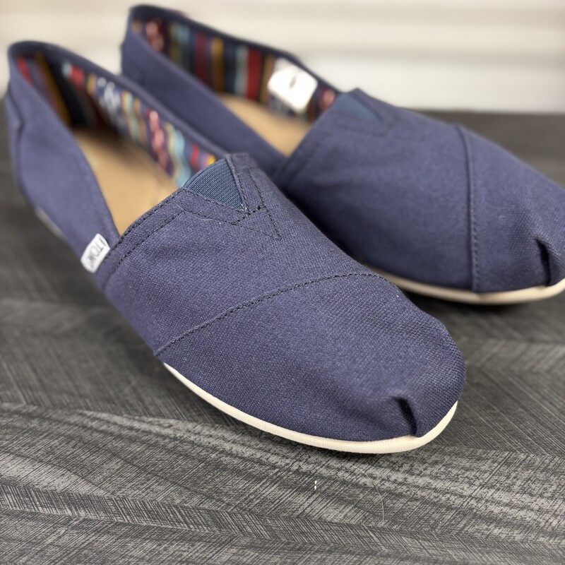 New Navy Toms, Size: 9.5