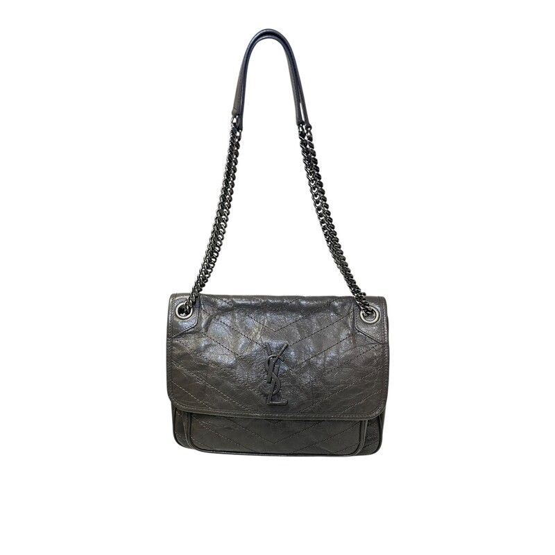 YSL Niki Flap Light Musk<br />
<br />
Code: YSL49888941219<br />
<br />
Dimensions:<br />
10.5W x 7.5H x 3.25D<br />
<br />
In very good condition.  Light wear to the corners and logo.<br />
<br />
Comes with the original dust bag and box.