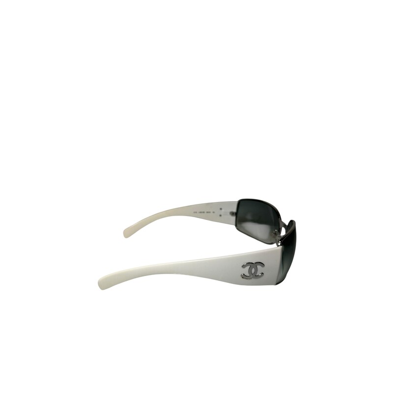 Chanel Black Square Sunglasses<br />
<br />
Style Code: Chanel  4115<br />
<br />
in very good condition. Some minor scratches on the lenses.<br />
<br />
Come with the original case.