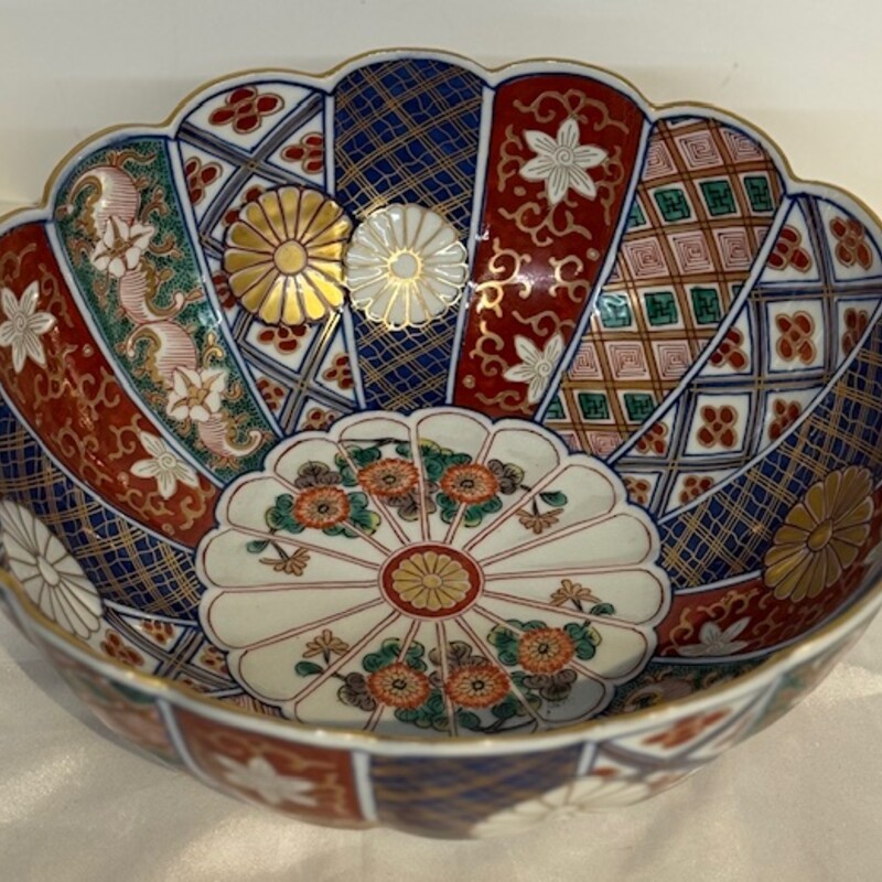 Asian Floral Scallop Bowl
