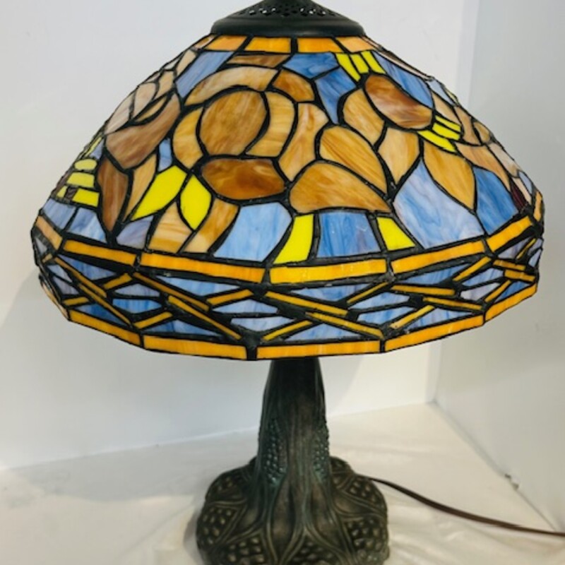 Tiffany Style Floral Lamp