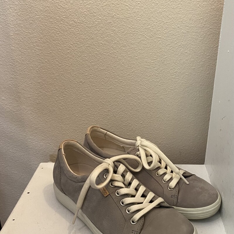 Gry Suede Sneaker
