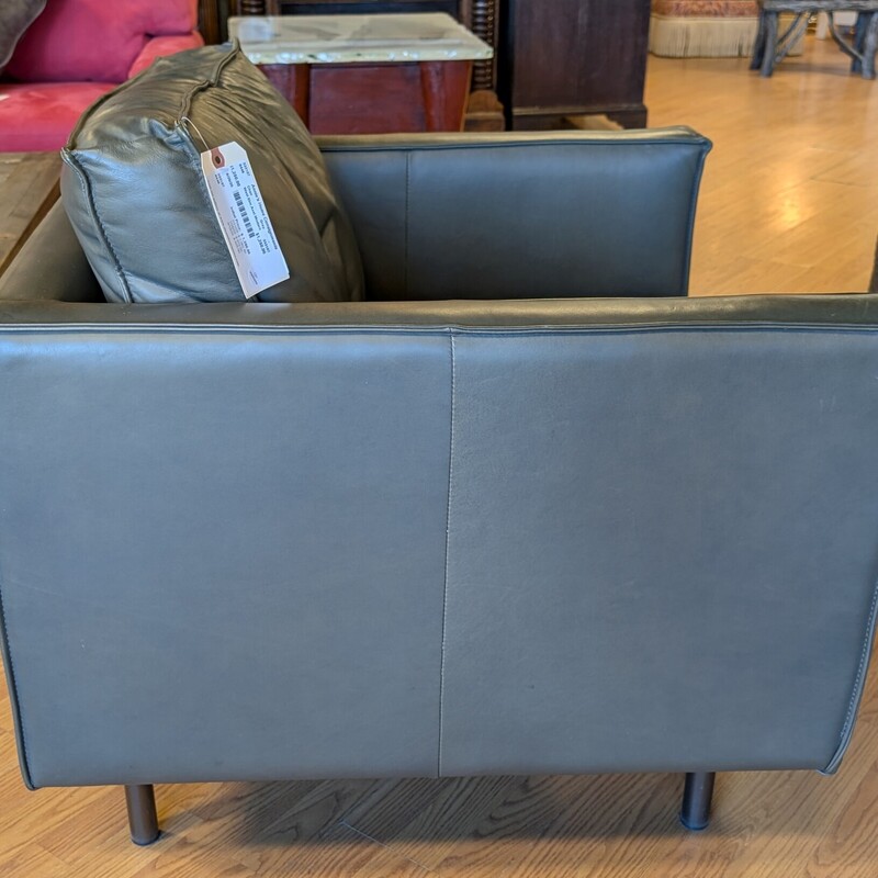 West Elm Axel Modern, Gray<br />
31 x 31 x 31h