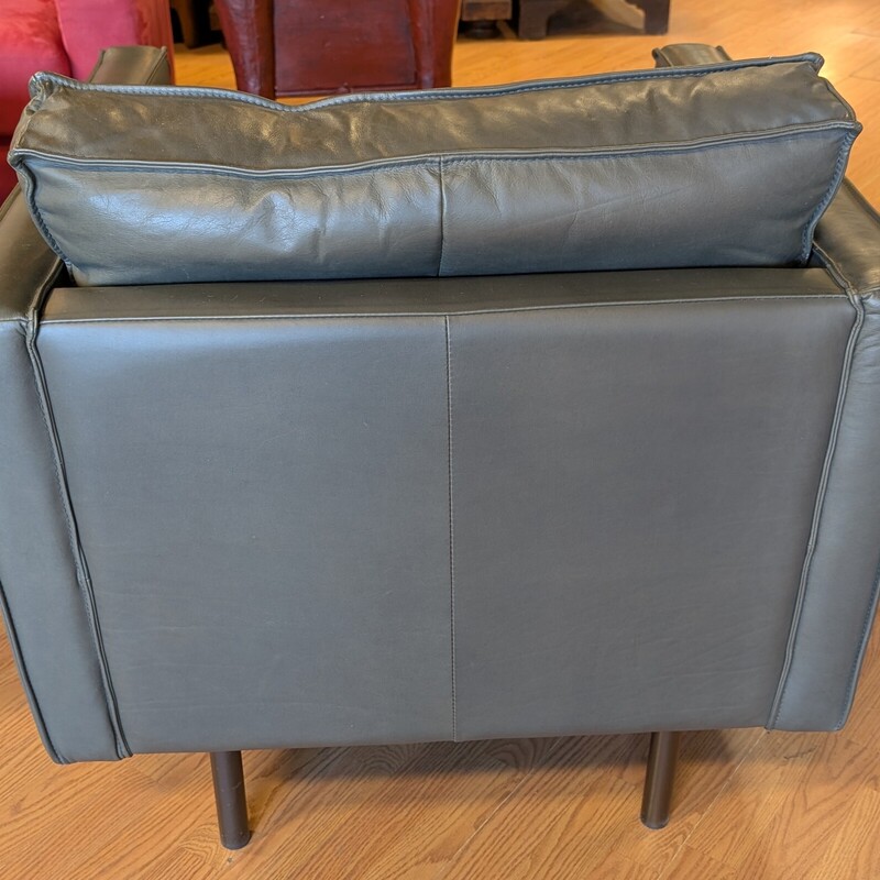 West Elm Axel Modern, Gray<br />
31 x 31 x 31h