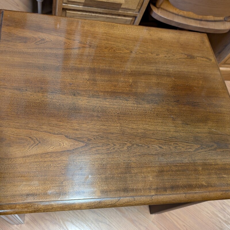 Thomasville Side Table, Cherry, 1 Drawer<br />
21 x 26 x 23h