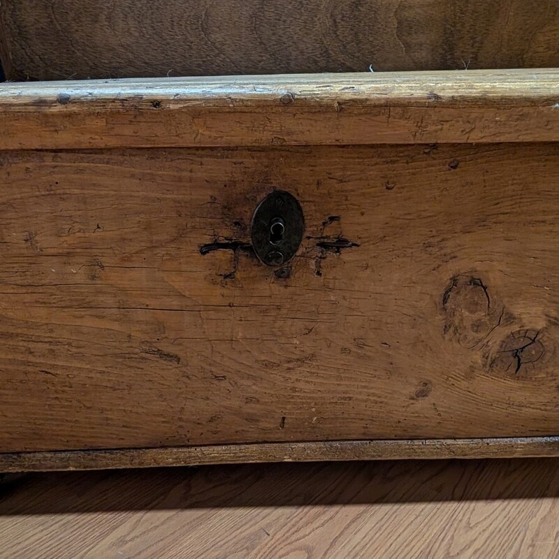 Antique Trunk Wcandlebox
