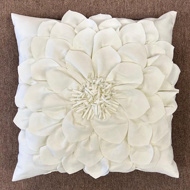 3D Floral Square Pillow
Cream
Size: 18.5 x 18.5H