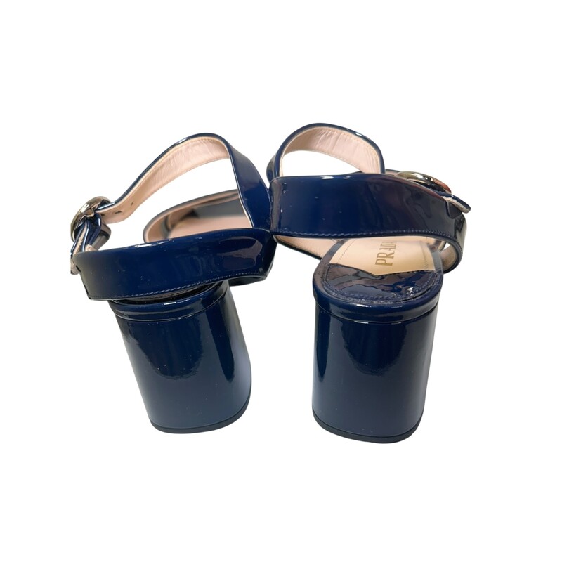 Prada Crisscross Patent Navy

Size: 37

In excellent condition.

Does not come with the original dust bag or box.