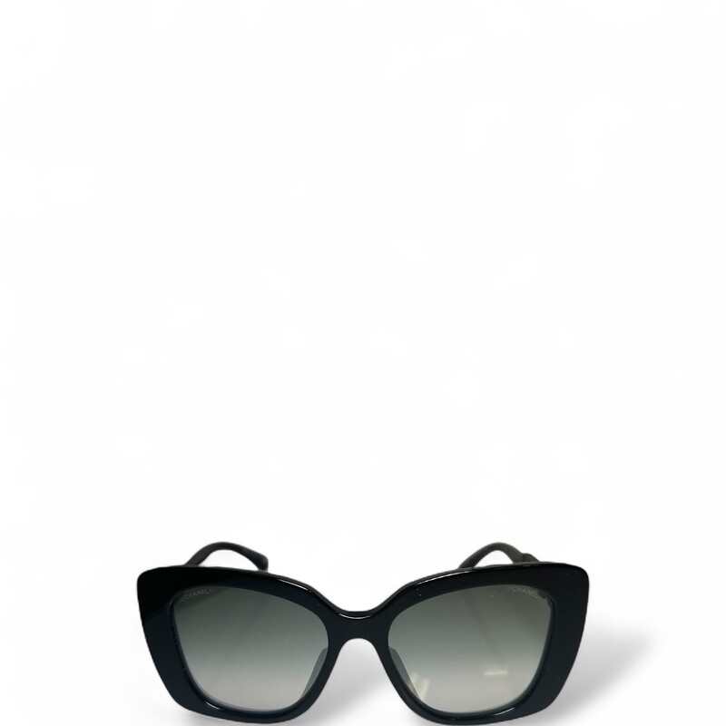 Chanrl 5422-B Logo Square Sunglasses

Style Code:5422-B-A

In very good condition.Minor scratches on the hardware.

Comes with original case. No box