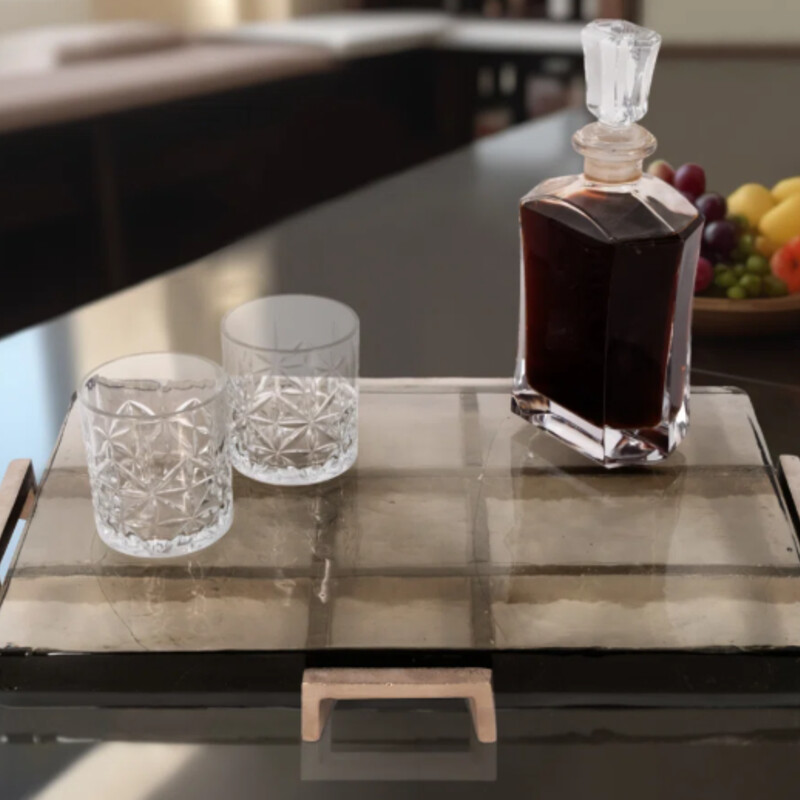 Everly Quinn Kingston Glass Tray
Clear with Black Accent
Size: 20x14x2H
Can be added to your table, console or bookcase for a distinctive style to match any decor.
NEW Retail $175+
Weighs 26 lbs
SHIPPING NOT AVAILABLE FOR THIS ITEM