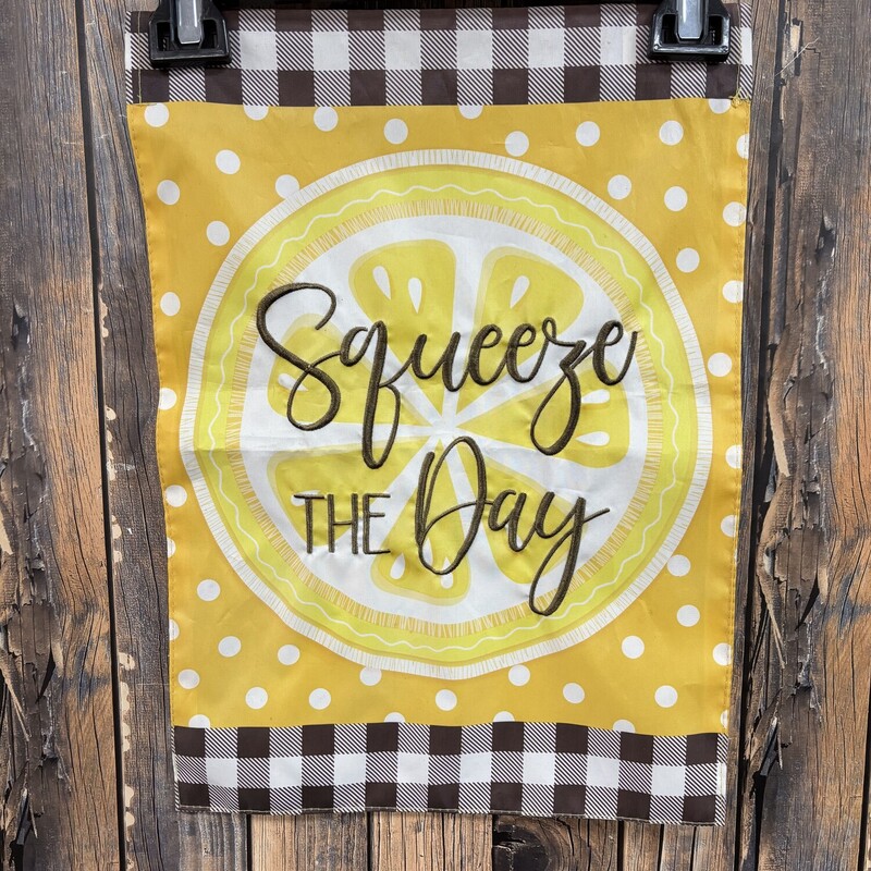 Squeeze The Day Flag, Size: 12x18in