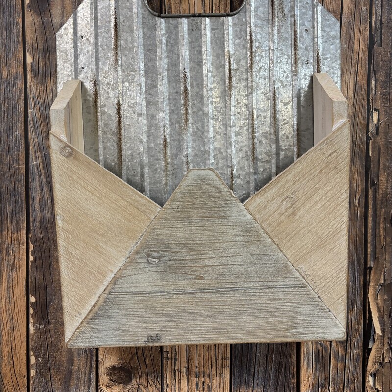 Mail Holder, Size: 12x16