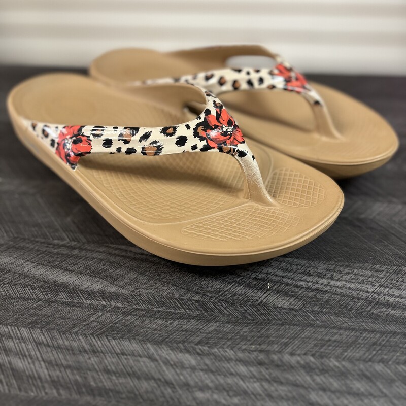 Tan Leopard Oofos, Size: 6