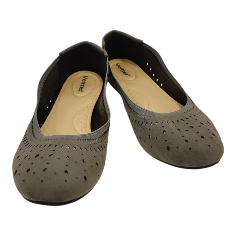 Shoes: Gray Flats