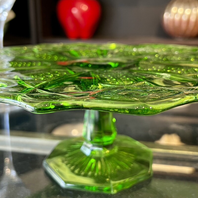 Cake Stand Glass, Green,
Size: 10diam