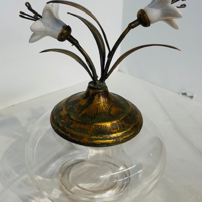 Gilt Brass & Porcelain Lilies Glass Dish with Lid
Clear Gold White Green Size: 6 x 8.5H