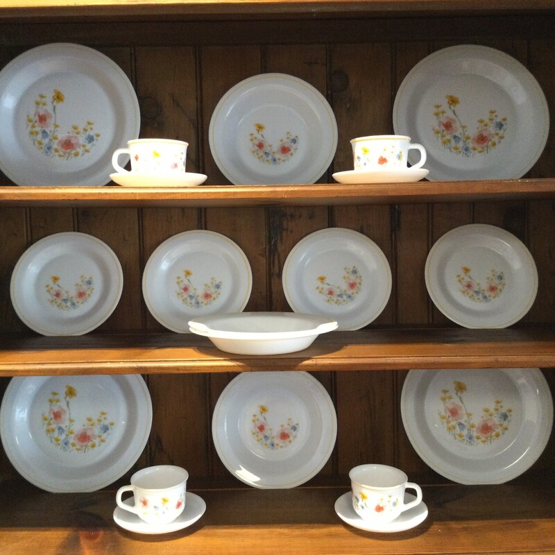 Arcopal Dishware
Country Side
France
White & Multi
Floral
Size: 20 Piece
4 Person Service