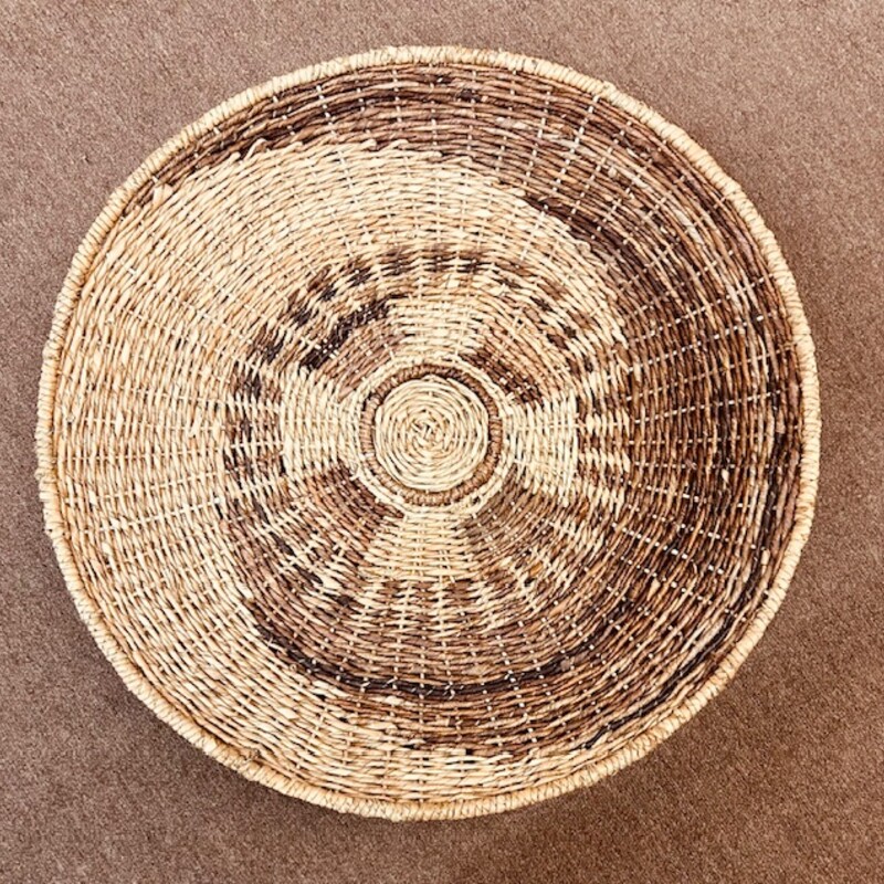 Woven Round Wall Basket
Tan Brown Size: 24diameter