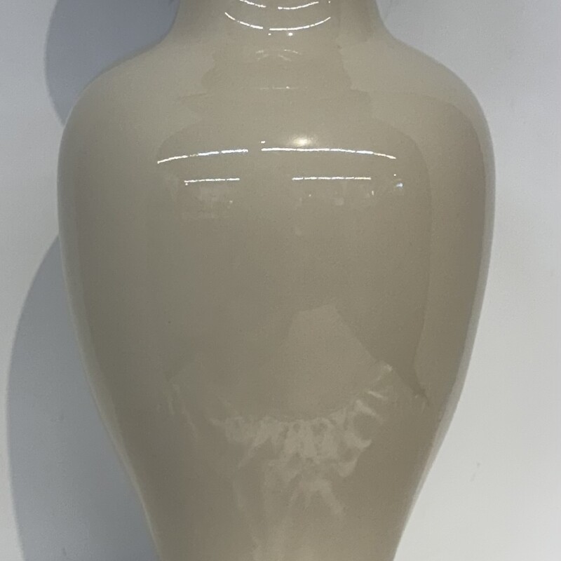 Harris Pottery Cream
Cream
Size: 7x15.5H