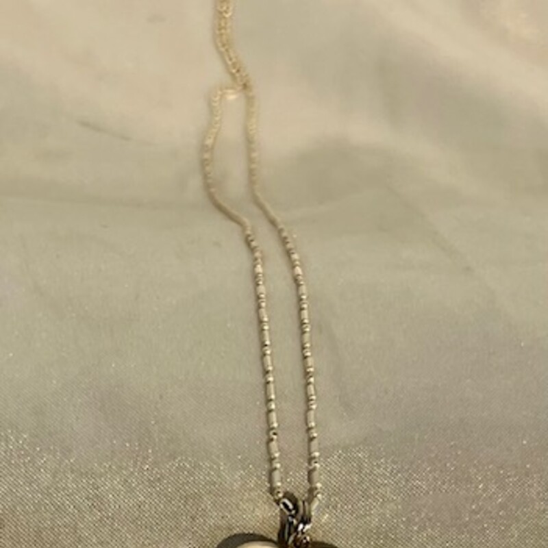 925 3D Heart Necklace
Silver Size: 18L