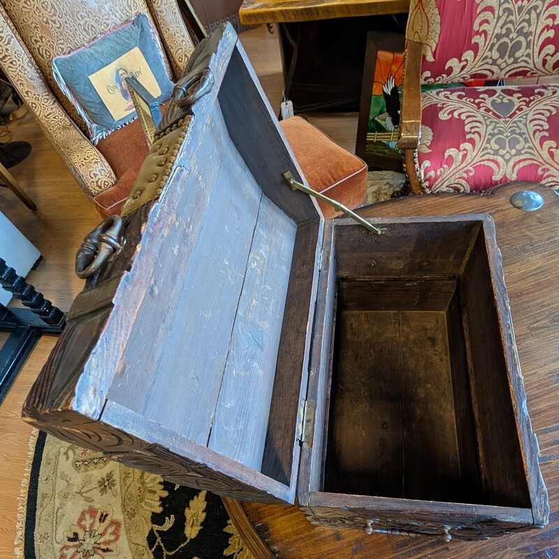 BlackForest German Trunk, Leather, 19thcent<br />
23 x 13 x 16h