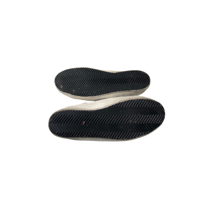 Golden Goose Sabot Shearling<br />
<br />
Size 37<br />
<br />
In very good condition. Minor marks on the soles.<br />
<br />
Does not come with original dust bag or box.