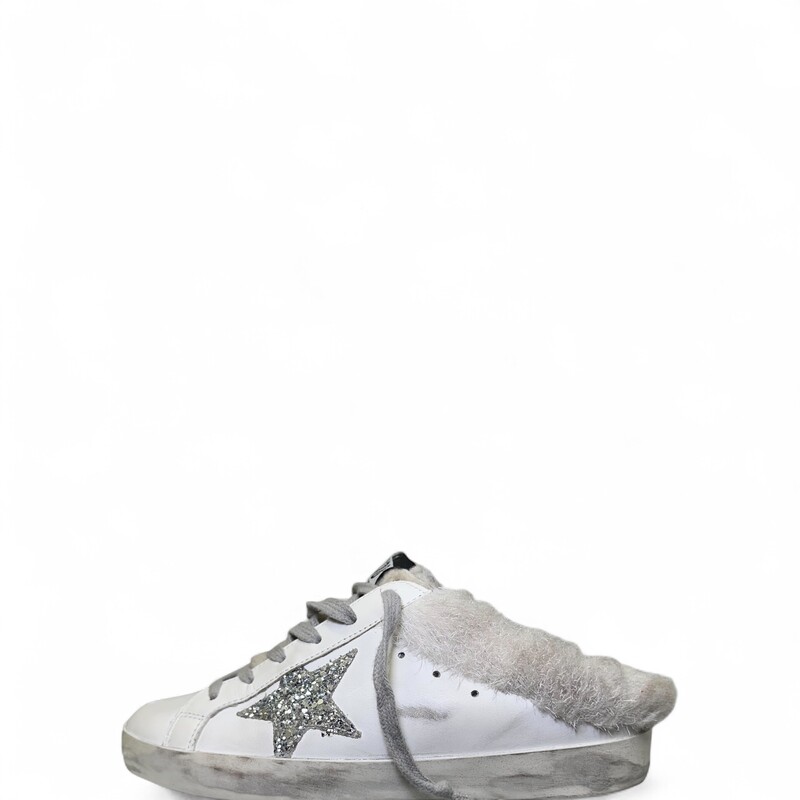 Golden Goose Sabot Shearling<br />
<br />
Size 37<br />
<br />
In very good condition. Minor marks on the soles.<br />
<br />
Does not come with original dust bag or box.
