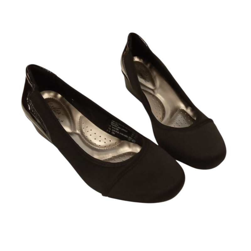 Shoes: Black Wedge