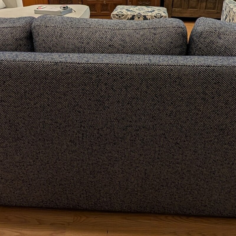 Room & Board Sleeper, Blue, QUEEN<br />
81 x 38 x 36h