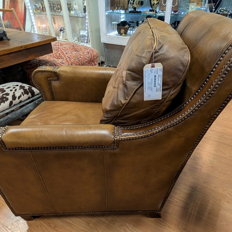 Randall Allen Leather, Studs
33 x 43 x 38h
23 x 19 x 15h Ottoman