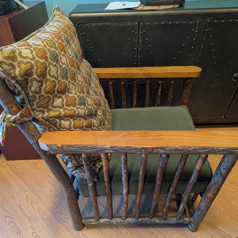 Hickory Arm Chair, Colorful Seatback
31 x 32 x 36h