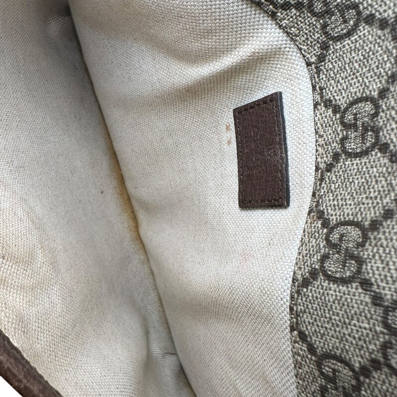 Gucci Neo Vintage Supreme Belt Bag<br />
<br />
Style Code: 493930 520981<br />
<br />
Dimensions: 9 L X 7 H inches<br />
<br />
In very good condition. Some interior wear.<br />
<br />
Does not come with original dust bag or box.