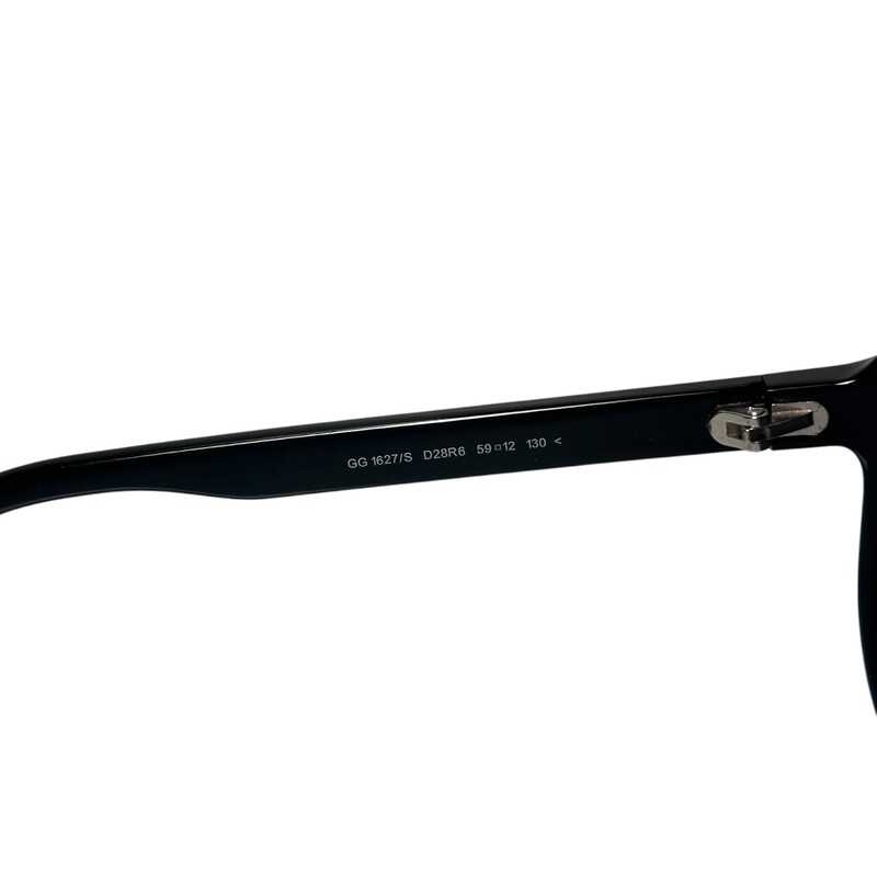 Gucci Round Aviator Sunglasses<br />
<br />
Style Code: GG1627S<br />
<br />
In fair  condition.Scratches on the lenses and frames.<br />
<br />
Does not come with original box or case.