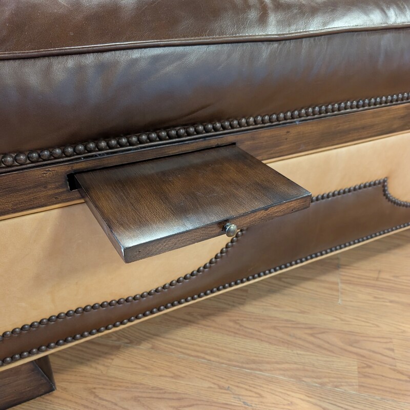 Standford Western W/Studs, Two Tone, Pullouts
48 x 48 x 18.5h