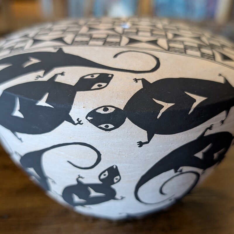 Acoma Seed Pot Patricio, Black/White, Pottery
6w x 5h