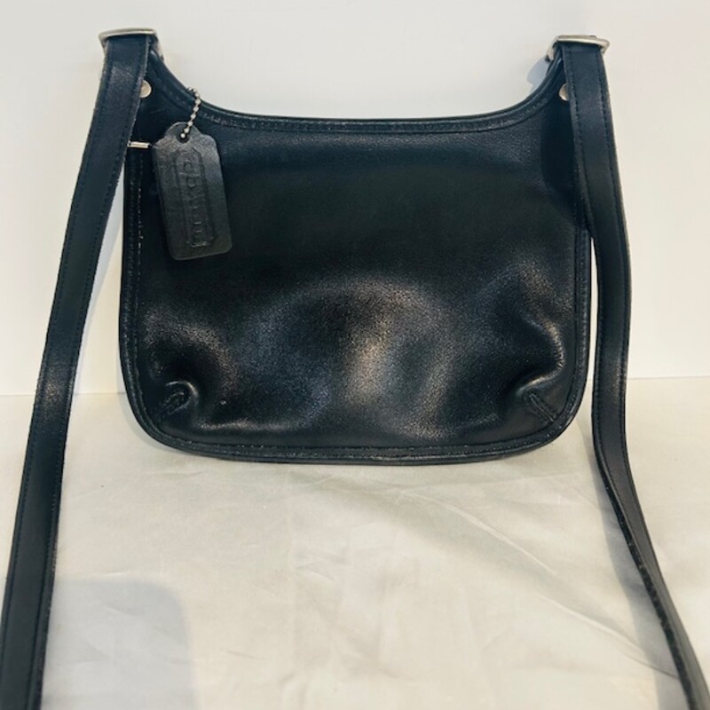 Vintage Coach Mini Hippie Hipster Flap Crossbody Handbag<br />
Black Size: 8.5 x 7H