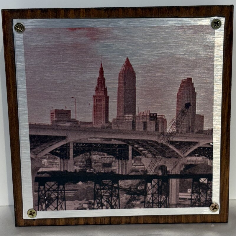 Cle Skyline Metal + Wood