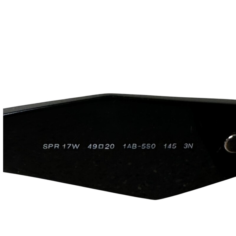 Prada SPR17W Black Sunglasses<br />
<br />
In very good condition. Light scratches on frames and lens.<br />
<br />
Does not come with original case.